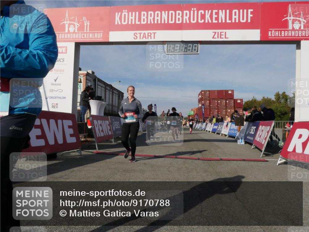 03.10.2025 - Köhlbrandbrückenlauf Matties Gatica Varas http://msf.ph/oto/9170788 03.10.2025 10:31:40 Ziel 1969, 1970, 2385, 2462, 2463, 2504, 3383, 3384 meine-sportfotos.de
