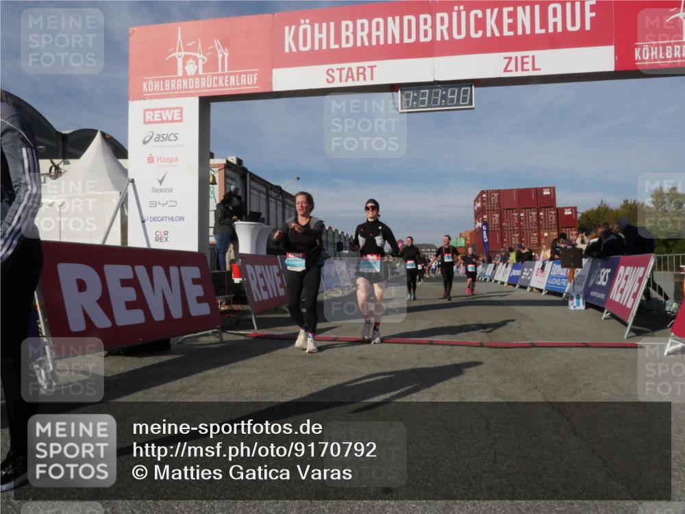 03.10.2025 - Köhlbrandbrückenlauf Matties Gatica Varas http://msf.ph/oto/9170792 03.10.2025 10:31:42 Ziel 1969, 2385, 2462, 2463, 2504, 2518, 2595, 2596, 2976, 3383, 3384 meine-sportfotos.de