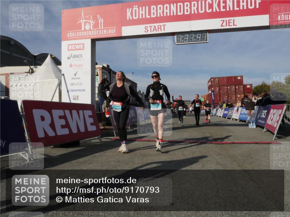 03.10.2025 - Köhlbrandbrückenlauf Matties Gatica Varas http://msf.ph/oto/9170793 03.10.2025 10:31:43 Ziel 2385, 2462, 2463, 2504, 2518, 2595, 2596, 2973, 2976, 3383, 3384 meine-sportfotos.de