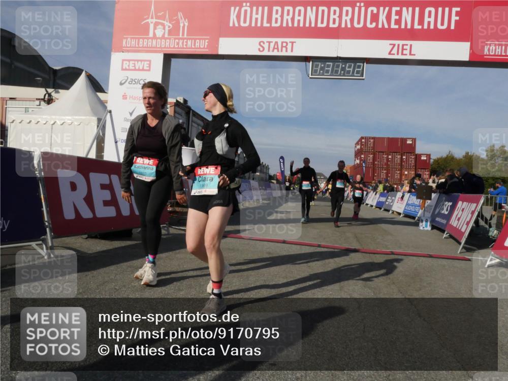 03.10.2025 - Köhlbrandbrückenlauf Matties Gatica Varas http://msf.ph/oto/9170795 03.10.2025 10:31:44 Ziel 1927, 2385, 2462, 2463, 2504, 2518, 2595, 2596, 2973, 2976, 3383, 3384 meine-sportfotos.de