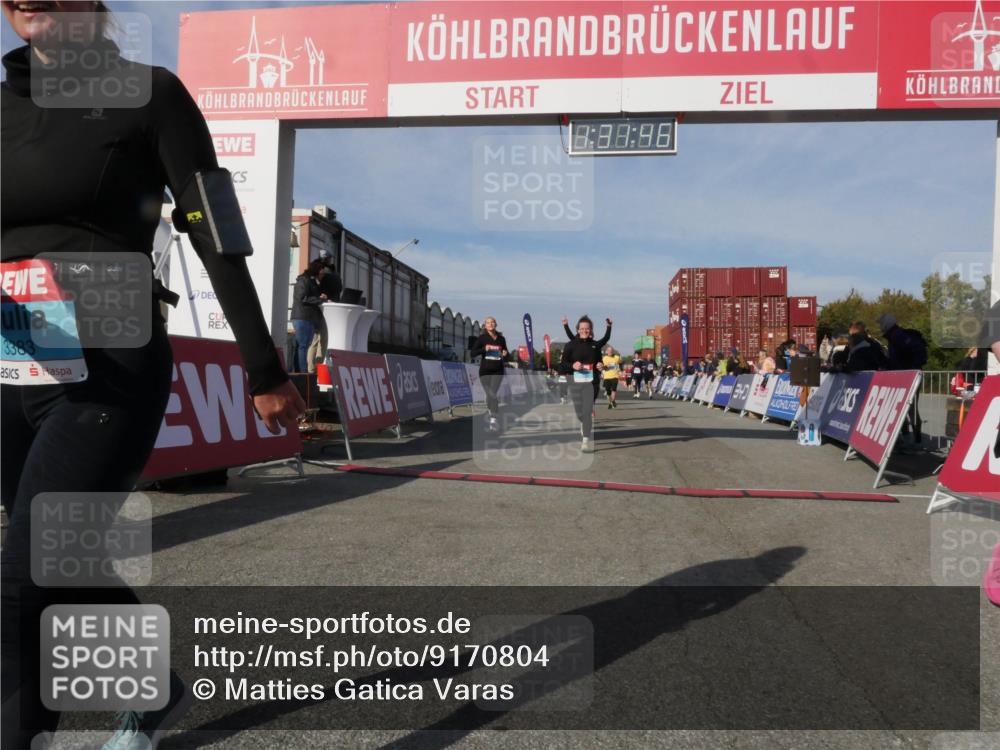 03.10.2025 - Köhlbrandbrückenlauf Matties Gatica Varas http://msf.ph/oto/9170804 03.10.2025 10:31:48 Ziel 1927, 2058, 2332, 2385, 2398, 2462, 2463, 2518, 2595, 2596, 2634, 2973, 2976 meine-sportfotos.de