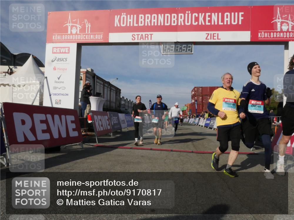 03.10.2025 - Köhlbrandbrückenlauf Matties Gatica Varas http://msf.ph/oto/9170817 03.10.2025 10:31:54 Ziel 1927, 2058, 2265, 2272, 2332, 2379, 2398, 2491, 2634, 2830, 2966, 2967, 2973, 2976 meine-sportfotos.de