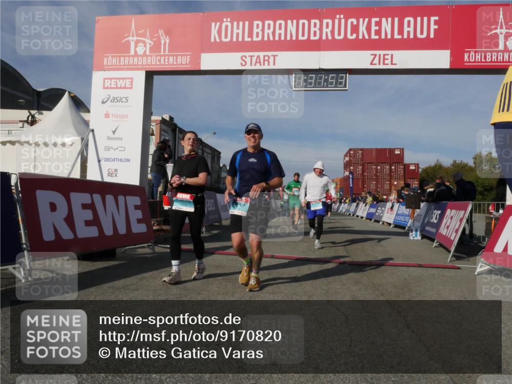 03.10.2025 - Köhlbrandbrückenlauf Matties Gatica Varas http://msf.ph/oto/9170820 03.10.2025 10:31:55 Ziel 1700, 1927, 2058, 2265, 2272, 2332, 2379, 2398, 2491, 2634, 2830, 2966, 2967, 2973 meine-sportfotos.de