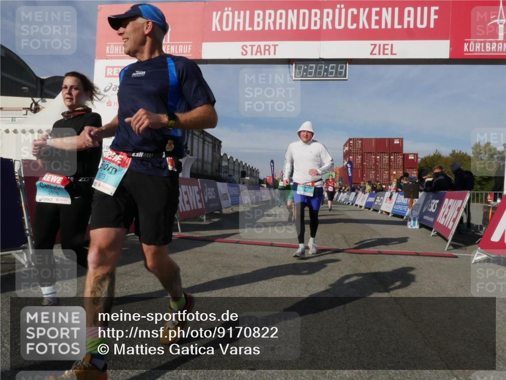 03.10.2025 - Köhlbrandbrückenlauf Matties Gatica Varas http://msf.ph/oto/9170822 03.10.2025 10:31:56 Ziel 1700, 1927, 2058, 2265, 2272, 2332, 2379, 2398, 2491, 2634, 2830, 2966, 2967 meine-sportfotos.de