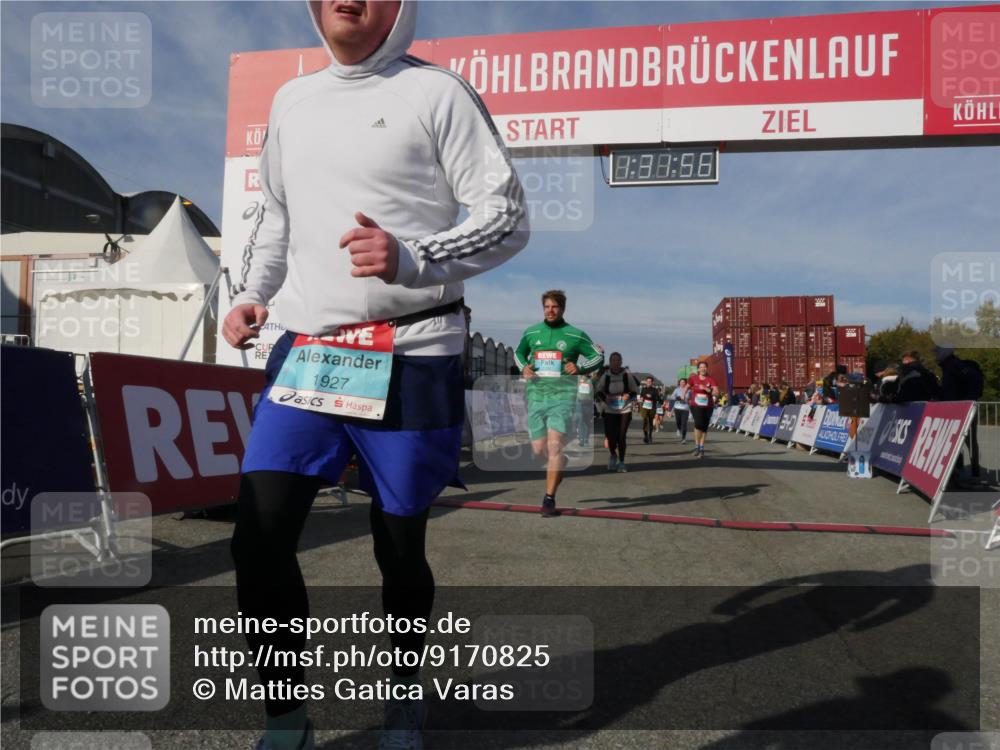 03.10.2025 - Köhlbrandbrückenlauf Matties Gatica Varas http://msf.ph/oto/9170825 03.10.2025 10:31:58 Ziel 1700, 2058, 2265, 2272, 2332, 2379, 2398, 2491, 2634, 2830, 2966, 2967 meine-sportfotos.de