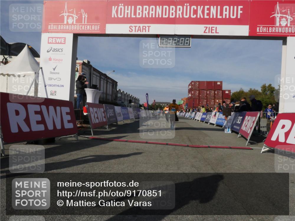 03.10.2025 - Köhlbrandbrückenlauf Matties Gatica Varas http://msf.ph/oto/9170851 03.10.2025 10:32:10 Ziel 1867, 3122 meine-sportfotos.de