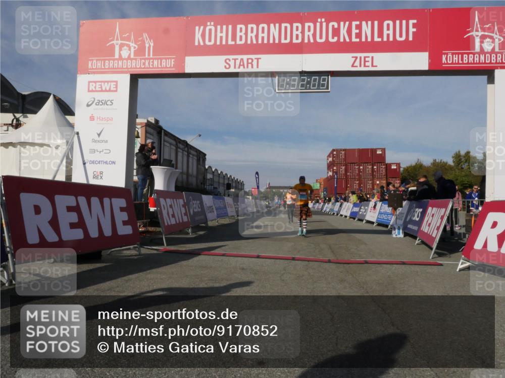 03.10.2025 - Köhlbrandbrückenlauf Matties Gatica Varas http://msf.ph/oto/9170852 03.10.2025 10:32:11 Ziel 1867, 2419, 3122 meine-sportfotos.de