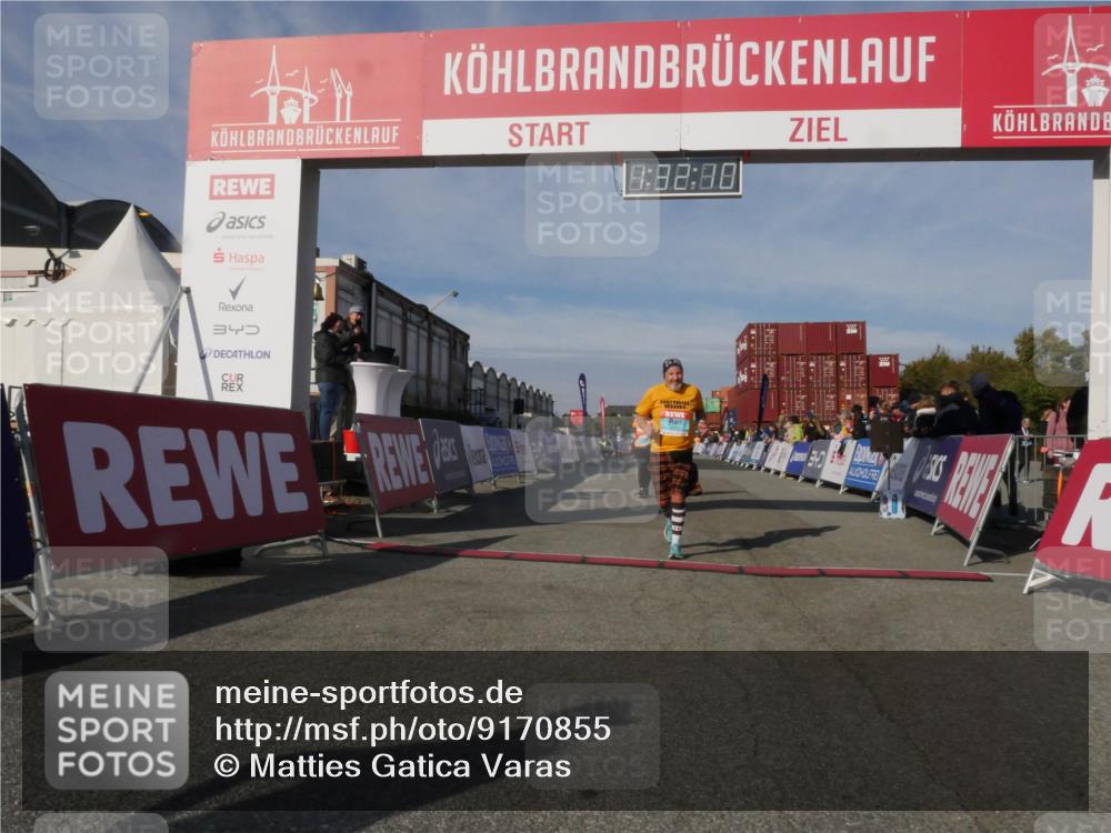 03.10.2025 - Köhlbrandbrückenlauf Matties Gatica Varas http://msf.ph/oto/9170855 03.10.2025 10:32:12 Ziel 1867, 2412, 2419, 3122 meine-sportfotos.de