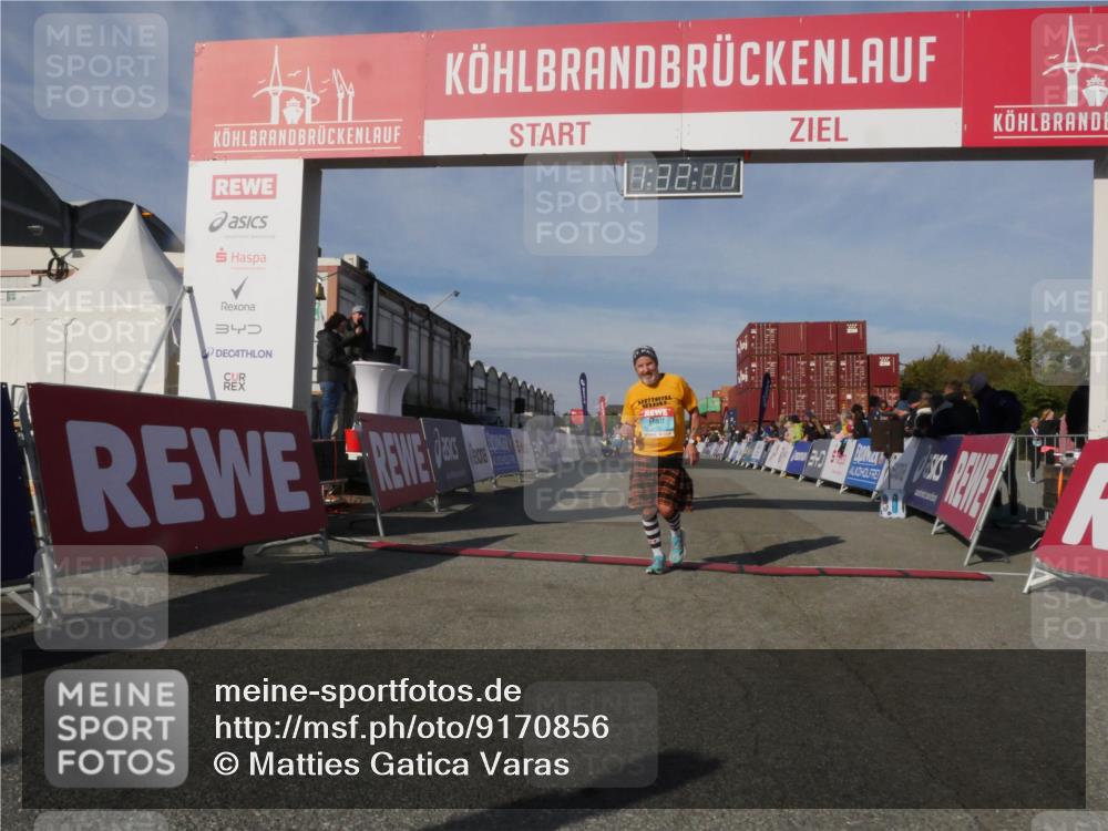 03.10.2025 - Köhlbrandbrückenlauf Matties Gatica Varas http://msf.ph/oto/9170856 03.10.2025 10:32:13 Ziel 1769, 1867, 2024, 2412, 2419 meine-sportfotos.de