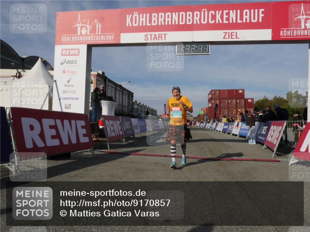 03.10.2025 - Köhlbrandbrückenlauf Matties Gatica Varas http://msf.ph/oto/9170857 03.10.2025 10:32:13 Ziel 1769, 1867, 2024, 2412, 2419 meine-sportfotos.de