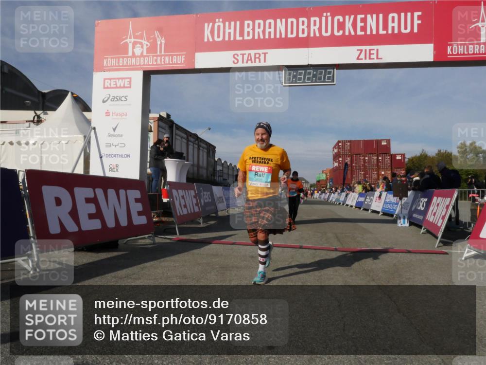 03.10.2025 - Köhlbrandbrückenlauf Matties Gatica Varas http://msf.ph/oto/9170858 03.10.2025 10:32:14 Ziel 1769, 1867, 2024, 2412, 2419 meine-sportfotos.de
