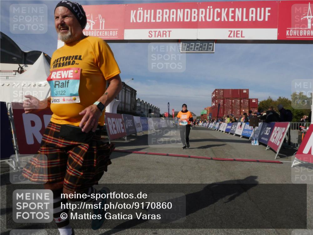 03.10.2025 - Köhlbrandbrückenlauf Matties Gatica Varas http://msf.ph/oto/9170860 03.10.2025 10:32:15 Ziel 1769, 1867, 2024, 2412, 2419, 2433 meine-sportfotos.de