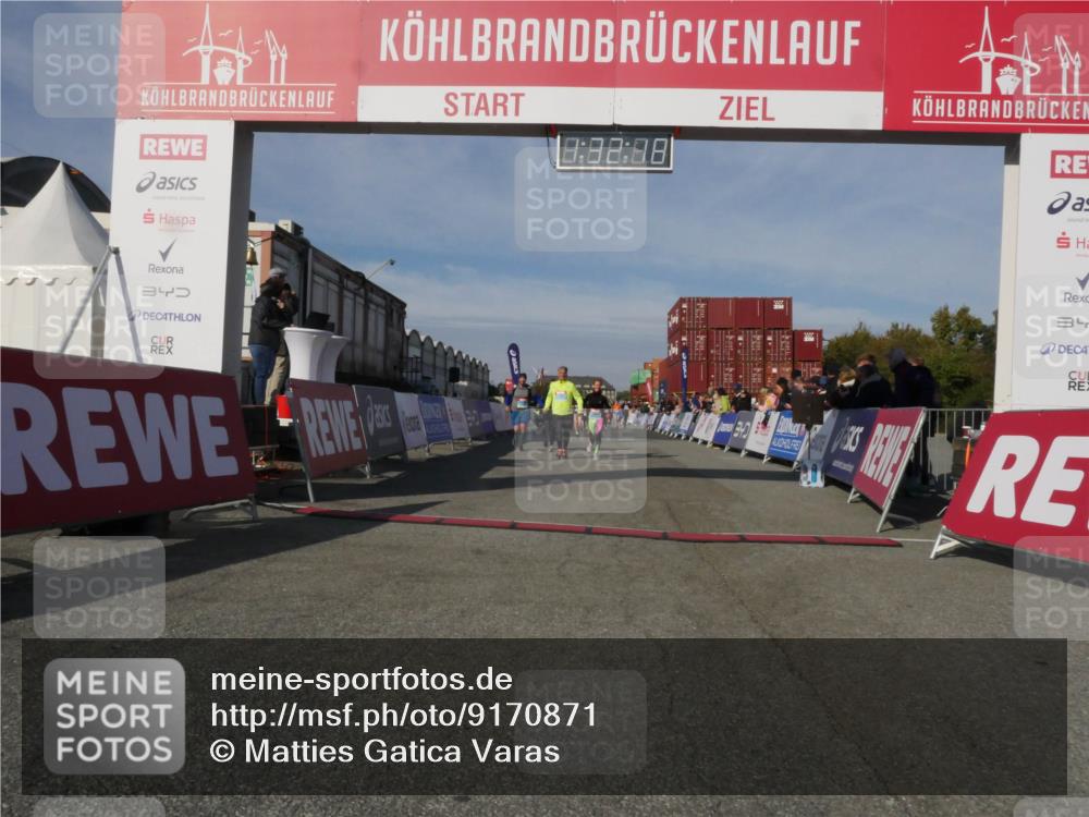 03.10.2025 - Köhlbrandbrückenlauf Matties Gatica Varas http://msf.ph/oto/9170871 03.10.2025 10:32:20 Ziel 1769, 2024, 2412, 2419, 2433, 2569, 3328, 3329 meine-sportfotos.de