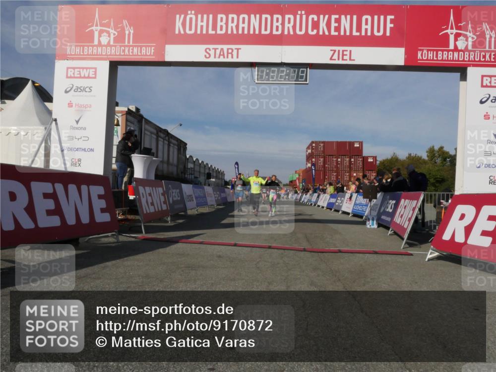 03.10.2025 - Köhlbrandbrückenlauf Matties Gatica Varas http://msf.ph/oto/9170872 03.10.2025 10:32:21 Ziel 1769, 2024, 2159, 2412, 2419, 2433, 2569, 3033, 3328, 3329 meine-sportfotos.de