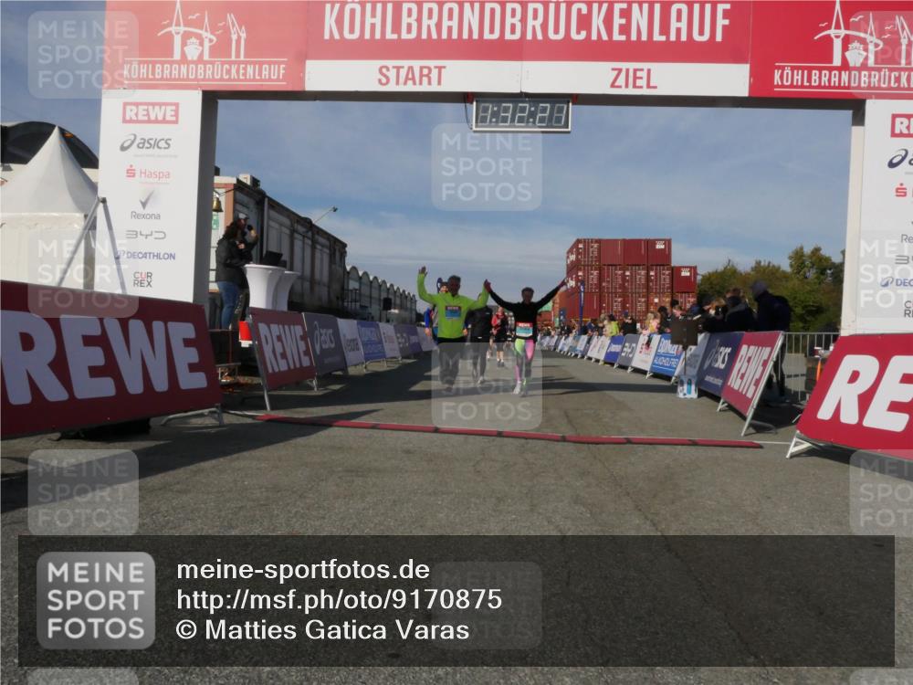 03.10.2025 - Köhlbrandbrückenlauf Matties Gatica Varas http://msf.ph/oto/9170875 03.10.2025 10:32:22 Ziel 1769, 2024, 2159, 2412, 2419, 2433, 2569, 3033, 3328, 3329 meine-sportfotos.de