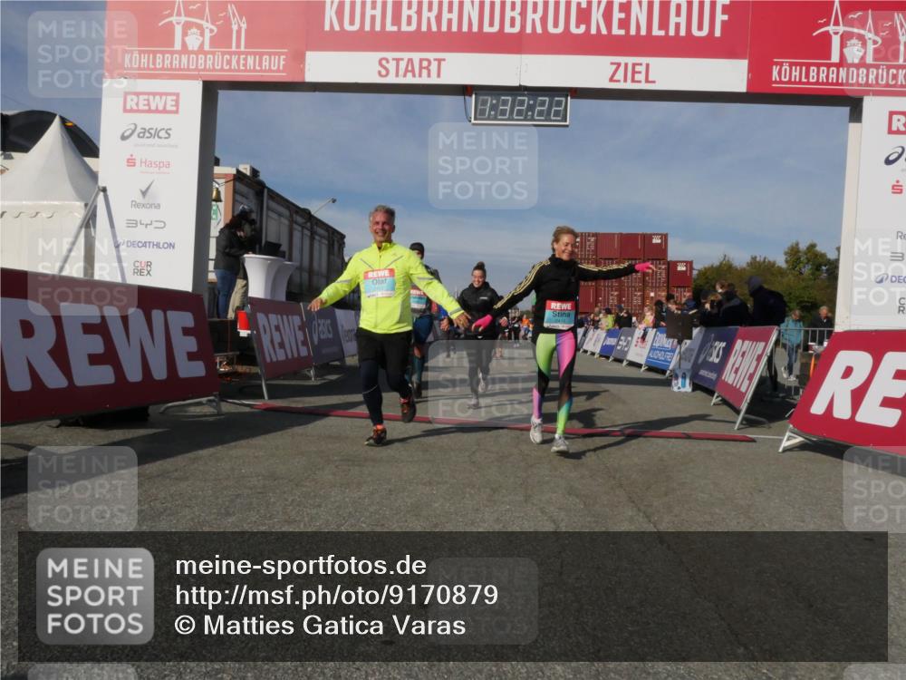 03.10.2025 - Köhlbrandbrückenlauf Matties Gatica Varas http://msf.ph/oto/9170879 03.10.2025 10:32:24 Ziel 1769, 2024, 2159, 2184, 2338, 2412, 2433, 2470, 2568, 2569, 3033, 3328, 3329, 3780 meine-sportfotos.de