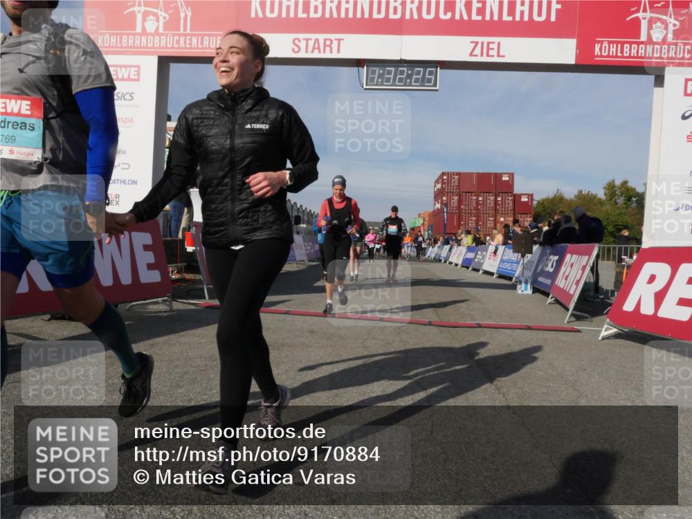 03.10.2025 - Köhlbrandbrückenlauf Matties Gatica Varas http://msf.ph/oto/9170884 03.10.2025 10:32:27 Ziel 1923, 2116, 2159, 2184, 2338, 2433, 2436, 2470, 2568, 2569, 3033, 3045, 3328, 3329, 3780 meine-sportfotos.de