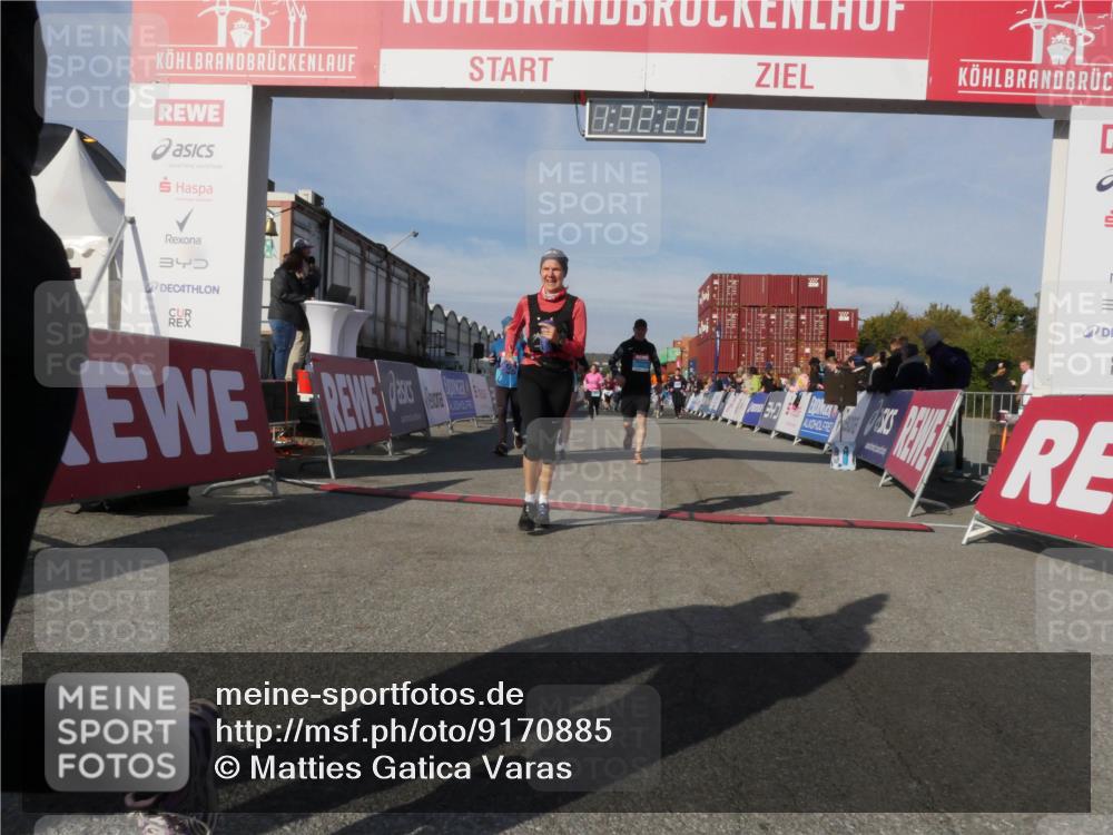 03.10.2025 - Köhlbrandbrückenlauf Matties Gatica Varas http://msf.ph/oto/9170885 03.10.2025 10:32:27 Ziel 1923, 2116, 2159, 2184, 2338, 2433, 2436, 2470, 2568, 2569, 3033, 3045, 3328, 3329, 3780 meine-sportfotos.de