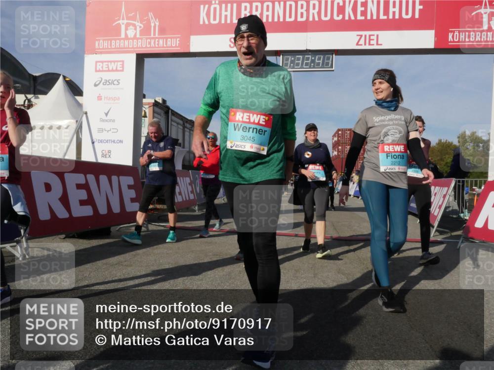 03.10.2025 - Köhlbrandbrückenlauf Matties Gatica Varas http://msf.ph/oto/9170917 03.10.2025 10:32:42 Ziel 1749, 2041, 3076, 3077 meine-sportfotos.de