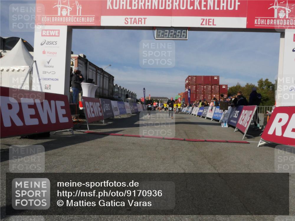 03.10.2025 - Köhlbrandbrückenlauf Matties Gatica Varas http://msf.ph/oto/9170936 03.10.2025 10:32:58 Ziel 1625, 2149, 2297, 2299, 2871, 2872, 2874, 2875, 2894, 2895 meine-sportfotos.de