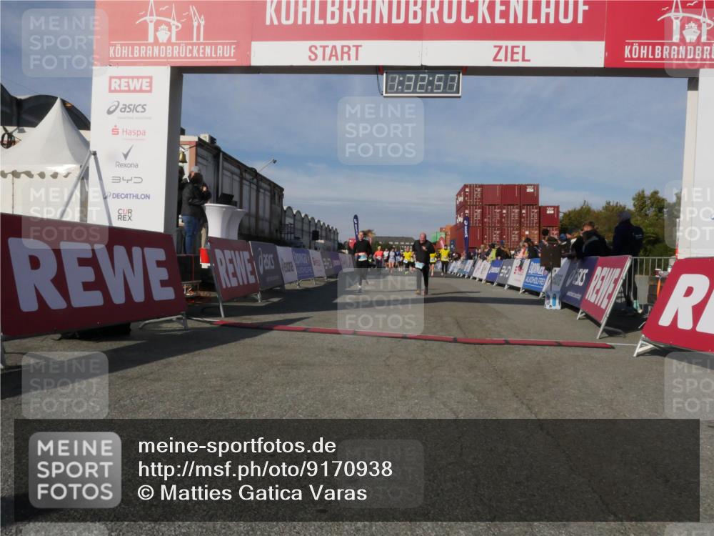 03.10.2025 - Köhlbrandbrückenlauf Matties Gatica Varas http://msf.ph/oto/9170938 03.10.2025 10:32:59 Ziel 1625, 2149, 2297, 2299, 2871, 2872, 2874, 2875, 2894, 2895 meine-sportfotos.de