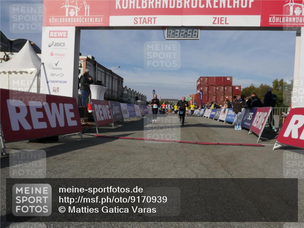 03.10.2025 - Köhlbrandbrückenlauf Matties Gatica Varas http://msf.ph/oto/9170939 03.10.2025 10:33:00 Ziel 1625, 2149, 2297, 2299, 2871, 2872, 2874, 2875, 2894, 2895 meine-sportfotos.de