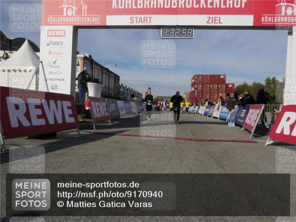 03.10.2025 - Köhlbrandbrückenlauf Matties Gatica Varas http://msf.ph/oto/9170940 03.10.2025 10:33:00 Ziel 1625, 2149, 2297, 2299, 2871, 2872, 2874, 2875, 2894, 2895 meine-sportfotos.de