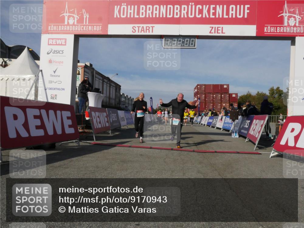 03.10.2025 - Köhlbrandbrückenlauf Matties Gatica Varas http://msf.ph/oto/9170943 03.10.2025 10:33:01 Ziel 1625, 2149, 2297, 2299, 2646, 2871, 2872, 2874, 2875, 2894, 2895 meine-sportfotos.de