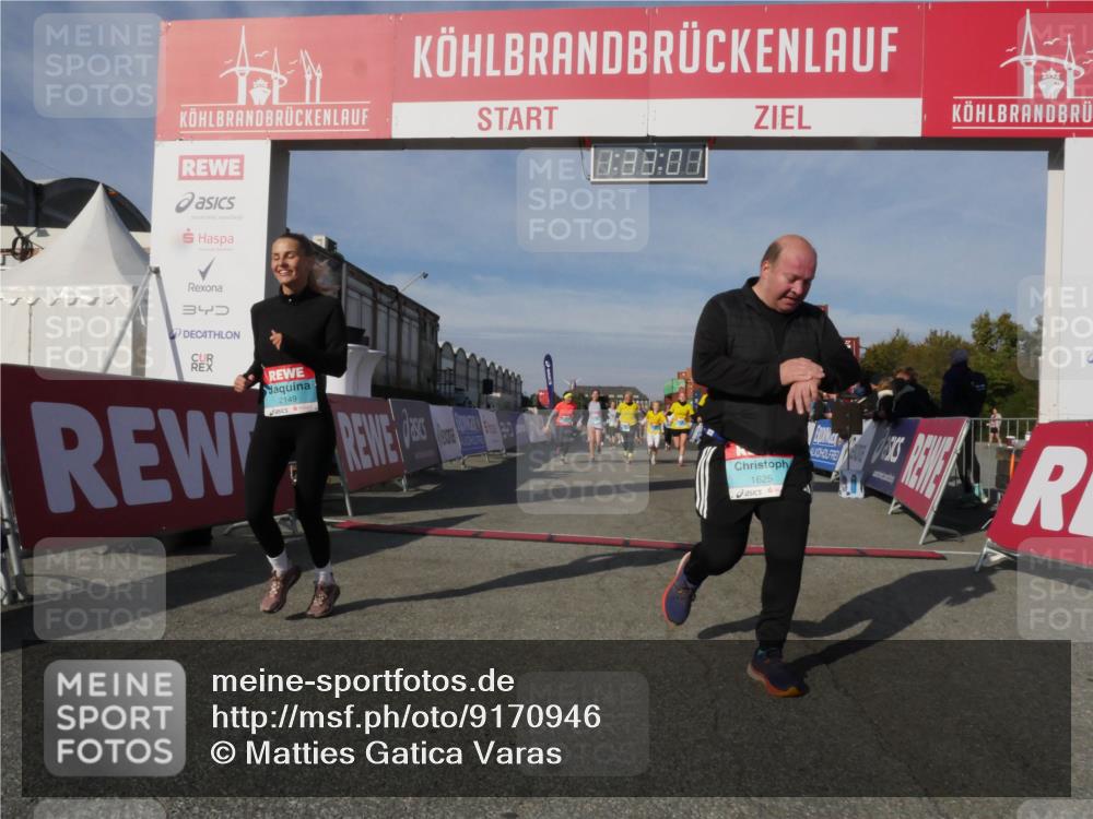 03.10.2025 - Köhlbrandbrückenlauf Matties Gatica Varas http://msf.ph/oto/9170946 03.10.2025 10:33:03 Ziel 2297, 2299, 2550, 2553, 2646, 2871, 2872, 2874, 2875, 2894, 2895 meine-sportfotos.de