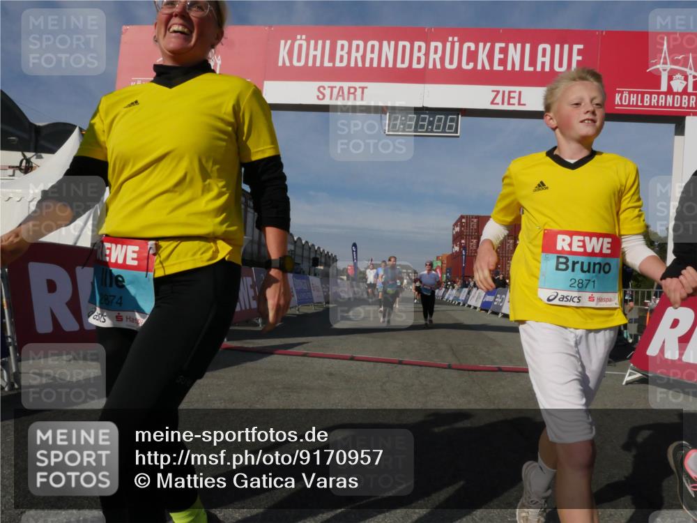 03.10.2025 - Köhlbrandbrückenlauf Matties Gatica Varas http://msf.ph/oto/9170957 03.10.2025 10:33:08 Ziel 1851, 2550, 2553, 2619, 2631, 2646, 2894, 2895 meine-sportfotos.de