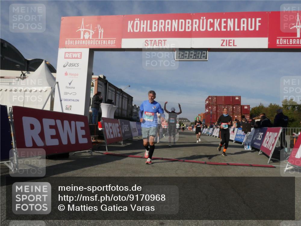 03.10.2025 - Köhlbrandbrückenlauf Matties Gatica Varas http://msf.ph/oto/9170968 03.10.2025 10:33:13 Ziel 1851, 2359, 2550, 2553, 2576, 2619, 2631, 2646, 3800 meine-sportfotos.de