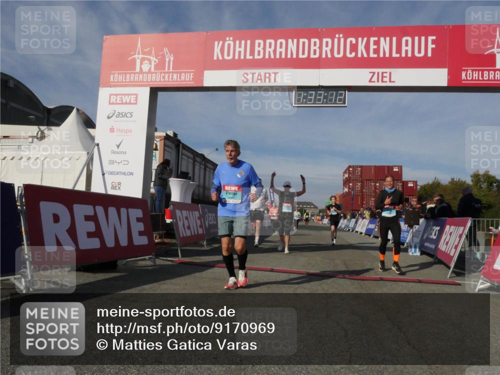 03.10.2025 - Köhlbrandbrückenlauf Matties Gatica Varas http://msf.ph/oto/9170969 03.10.2025 10:33:14 Ziel 1851, 2359, 2550, 2553, 2576, 2619, 2631, 3800 meine-sportfotos.de