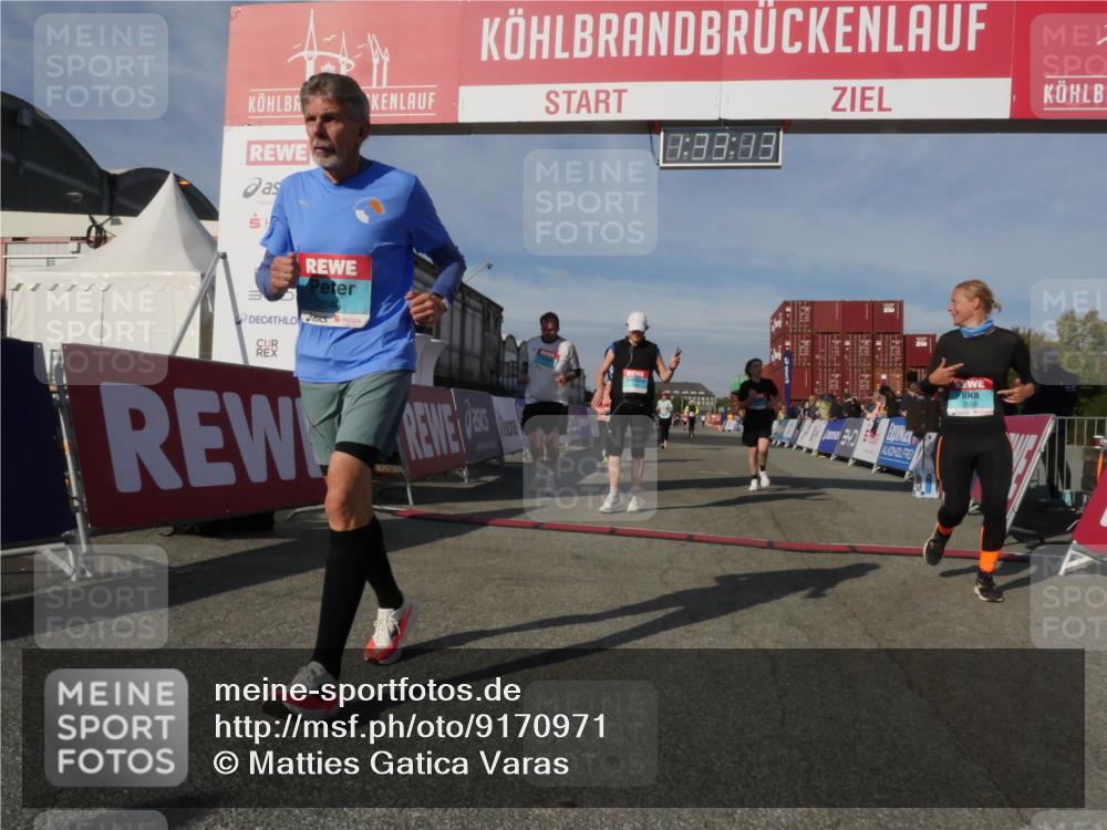 03.10.2025 - Köhlbrandbrückenlauf Matties Gatica Varas http://msf.ph/oto/9170971 03.10.2025 10:33:15 Ziel 1851, 2359, 2553, 2576, 2619, 2631, 3800 meine-sportfotos.de