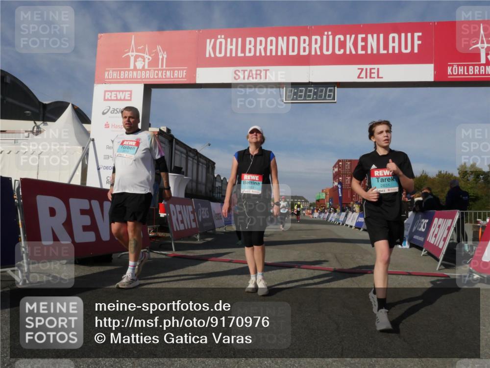 03.10.2025 - Köhlbrandbrückenlauf Matties Gatica Varas http://msf.ph/oto/9170976 03.10.2025 10:33:17 Ziel 1851, 2359, 2576, 3634, 3800 meine-sportfotos.de