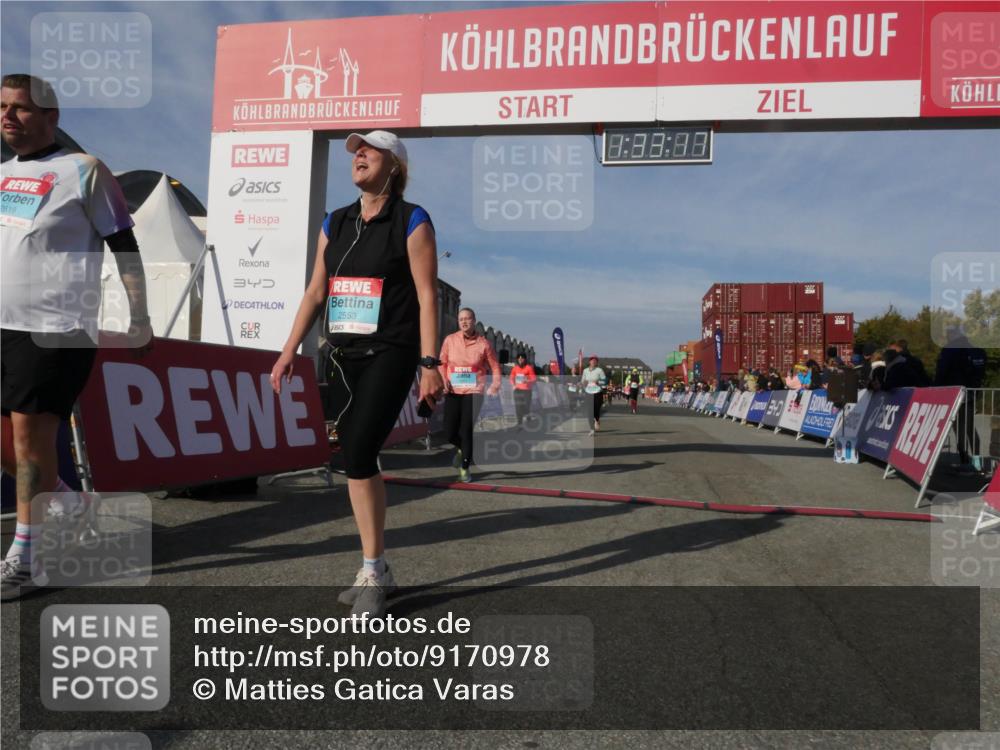 03.10.2025 - Köhlbrandbrückenlauf Matties Gatica Varas http://msf.ph/oto/9170978 03.10.2025 10:33:19 Ziel 2359, 2576, 3355, 3634, 3800 meine-sportfotos.de