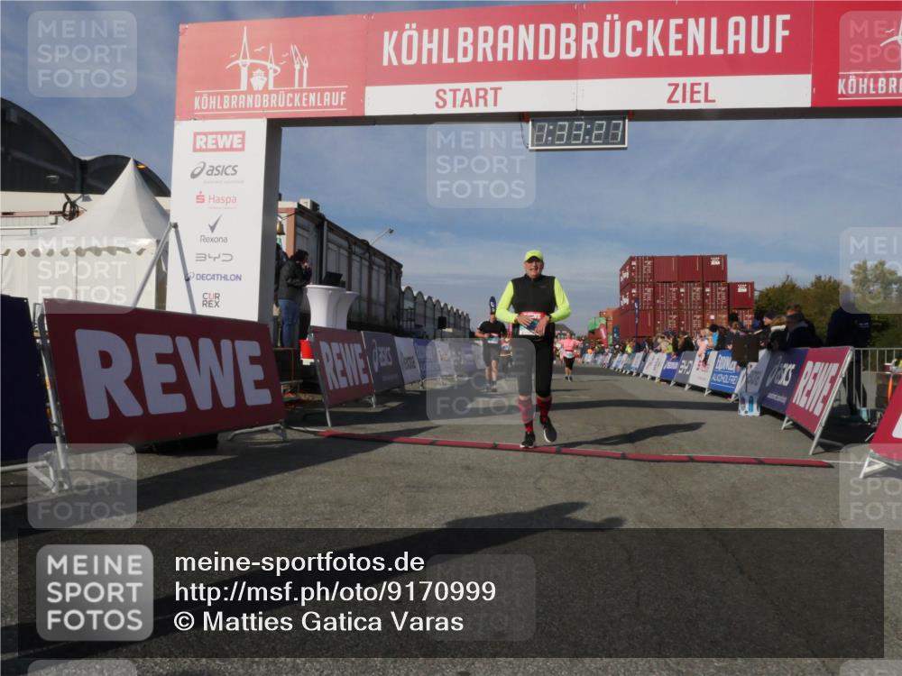 03.10.2025 - Köhlbrandbrückenlauf Matties Gatica Varas http://msf.ph/oto/9170999 03.10.2025 10:33:28 Ziel 2170, 2457, 3355, 3634 meine-sportfotos.de