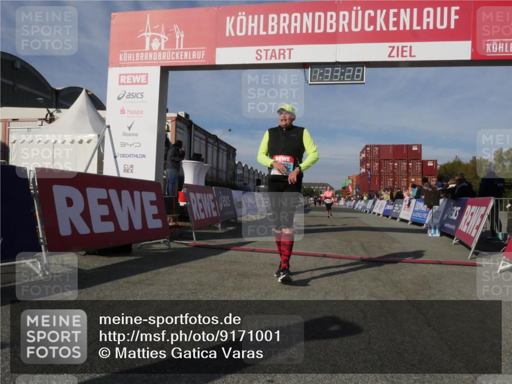 03.10.2025 - Köhlbrandbrückenlauf Matties Gatica Varas http://msf.ph/oto/9171001 03.10.2025 10:33:29 Ziel 2170, 2457, 3355 meine-sportfotos.de