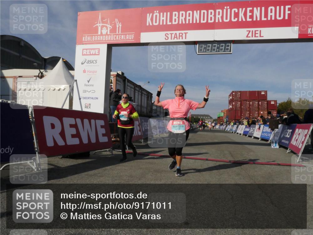 03.10.2025 - Köhlbrandbrückenlauf Matties Gatica Varas http://msf.ph/oto/9171011 03.10.2025 10:33:35 Ziel 3019 meine-sportfotos.de