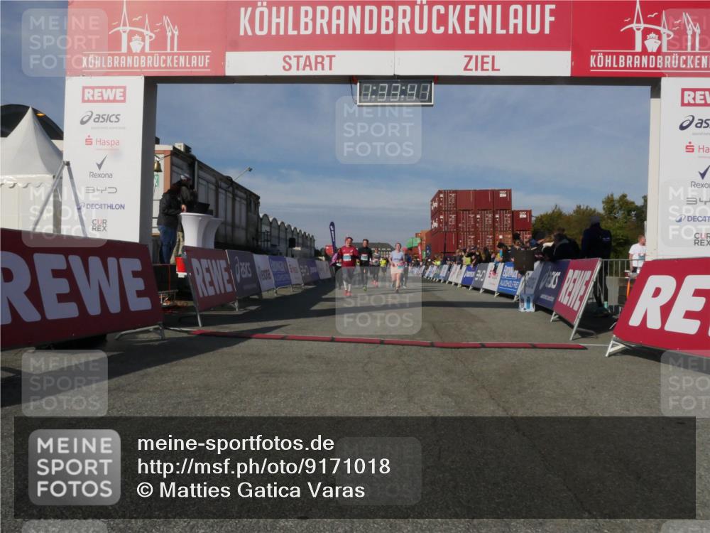 03.10.2025 - Köhlbrandbrückenlauf Matties Gatica Varas http://msf.ph/oto/9171018 03.10.2025 10:33:43 Ziel 1221, 2211, 2248, 2370, 2466, 2654, 2668, 3019, 3814 meine-sportfotos.de