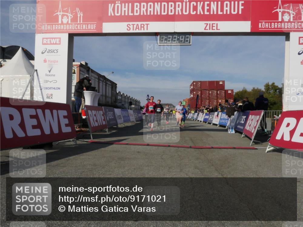 03.10.2025 - Köhlbrandbrückenlauf Matties Gatica Varas http://msf.ph/oto/9171021 03.10.2025 10:33:45 Ziel 1221, 2175, 2211, 2248, 2370, 2466, 2654, 2668, 3019, 3814 meine-sportfotos.de