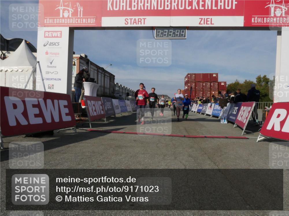 03.10.2025 - Köhlbrandbrückenlauf Matties Gatica Varas http://msf.ph/oto/9171023 03.10.2025 10:33:46 Ziel 1221, 1963, 2175, 2211, 2248, 2370, 2466, 2654, 2668, 2838, 3019, 3254, 3814 meine-sportfotos.de