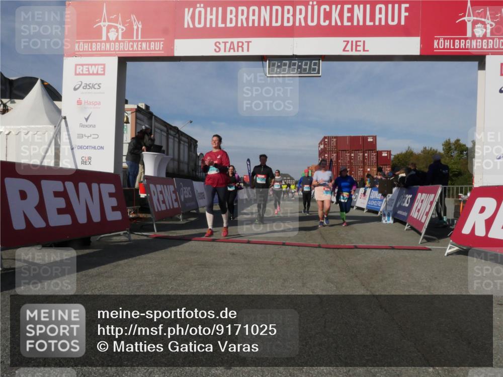 03.10.2025 - Köhlbrandbrückenlauf Matties Gatica Varas http://msf.ph/oto/9171025 03.10.2025 10:33:47 Ziel 1221, 1963, 2175, 2211, 2248, 2370, 2466, 2654, 2668, 2838, 3254, 3814 meine-sportfotos.de