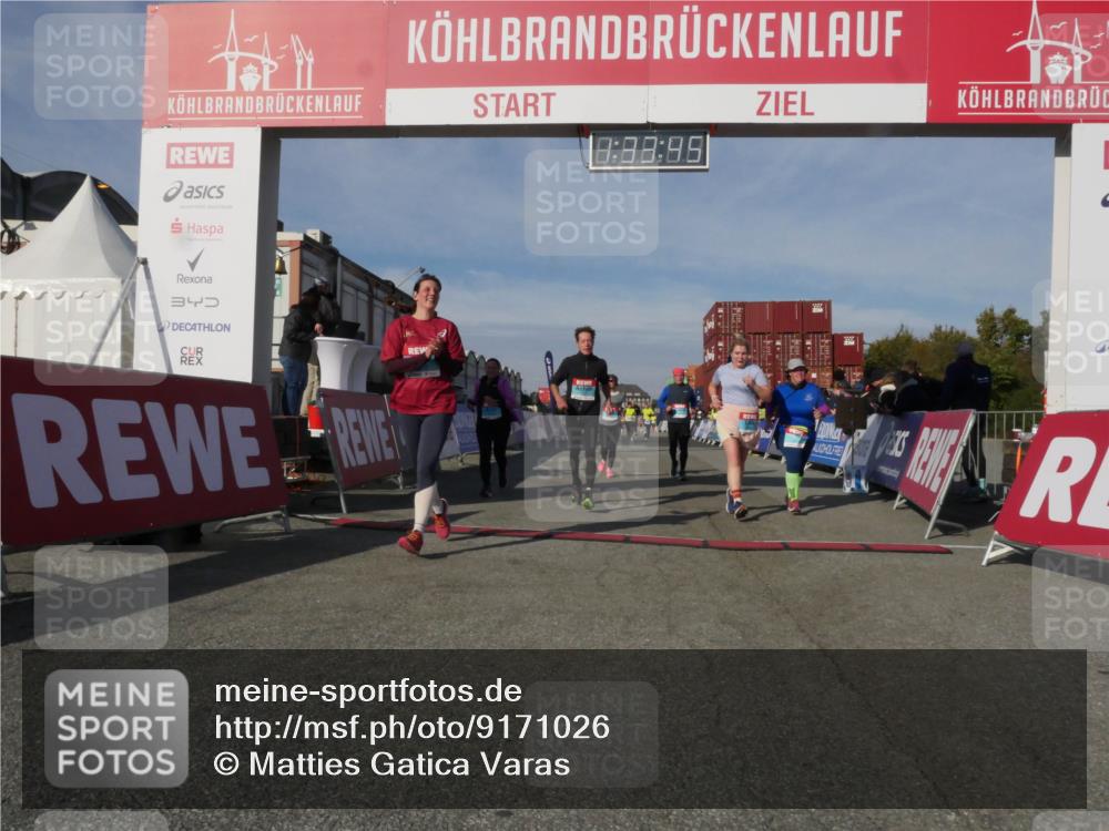 03.10.2025 - Köhlbrandbrückenlauf Matties Gatica Varas http://msf.ph/oto/9171026 03.10.2025 10:33:47 Ziel 1221, 1963, 2175, 2211, 2248, 2370, 2466, 2654, 2668, 2838, 3254, 3814 meine-sportfotos.de