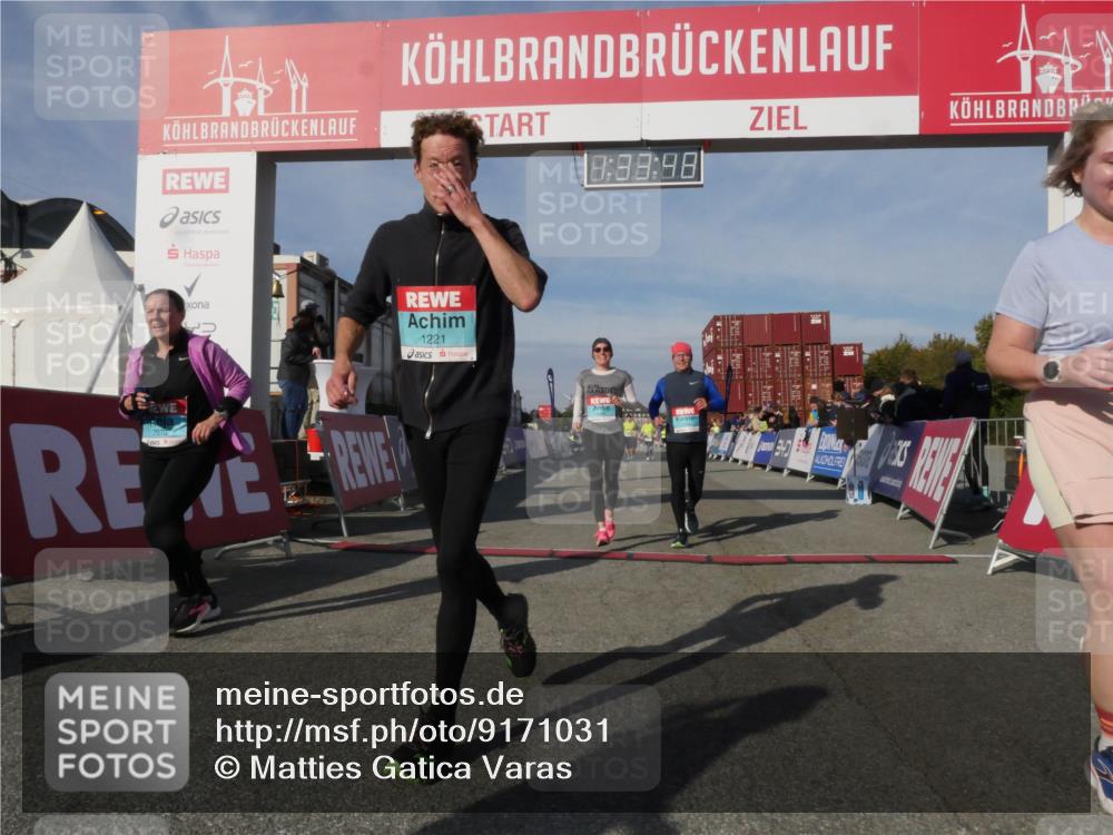 03.10.2025 - Köhlbrandbrückenlauf Matties Gatica Varas http://msf.ph/oto/9171031 03.10.2025 10:33:49 Ziel 1963, 2175, 2211, 2248, 2466, 2654, 2838, 3254 meine-sportfotos.de