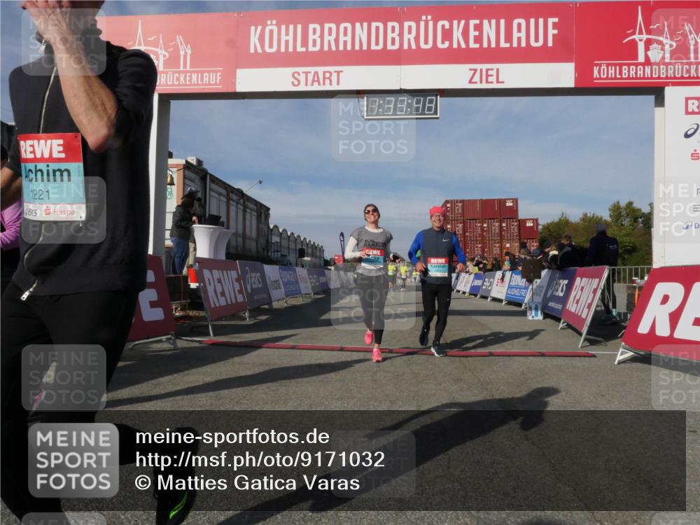 03.10.2025 - Köhlbrandbrückenlauf Matties Gatica Varas http://msf.ph/oto/9171032 03.10.2025 10:33:50 Ziel 1963, 2175, 2211, 2465, 2511, 2654, 2838, 3254 meine-sportfotos.de