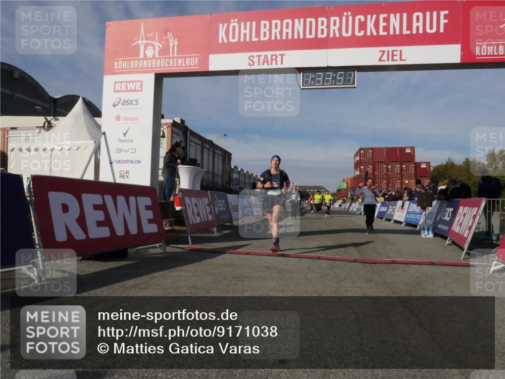 03.10.2025 - Köhlbrandbrückenlauf Matties Gatica Varas http://msf.ph/oto/9171038 03.10.2025 10:33:53 Ziel 1963, 2175, 2211, 2465, 2511, 2838, 3254 meine-sportfotos.de