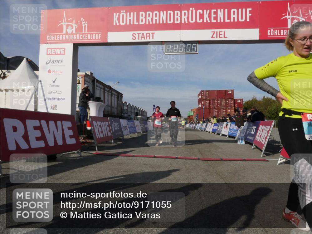 03.10.2025 - Köhlbrandbrückenlauf Matties Gatica Varas http://msf.ph/oto/9171055 03.10.2025 10:34:01 Ziel 1800, 2465, 2511 meine-sportfotos.de