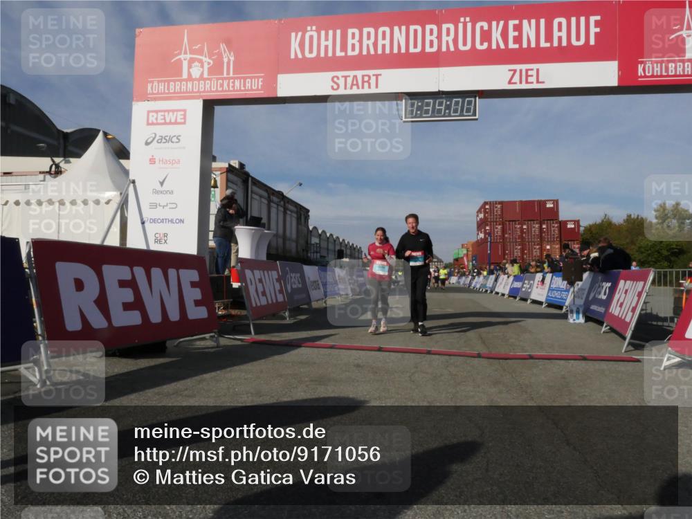 03.10.2025 - Köhlbrandbrückenlauf Matties Gatica Varas http://msf.ph/oto/9171056 03.10.2025 10:34:01 Ziel 1800, 2465, 2511 meine-sportfotos.de
