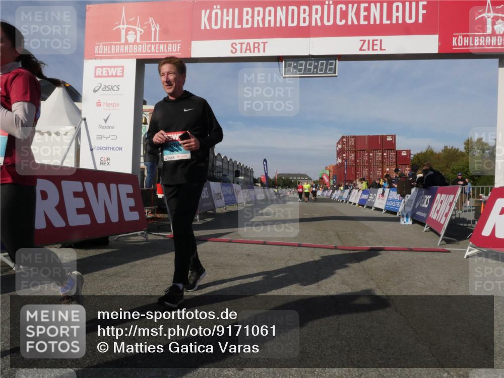 03.10.2025 - Köhlbrandbrückenlauf Matties Gatica Varas http://msf.ph/oto/9171061 03.10.2025 10:34:04 Ziel 1800, 3142, 3604 meine-sportfotos.de