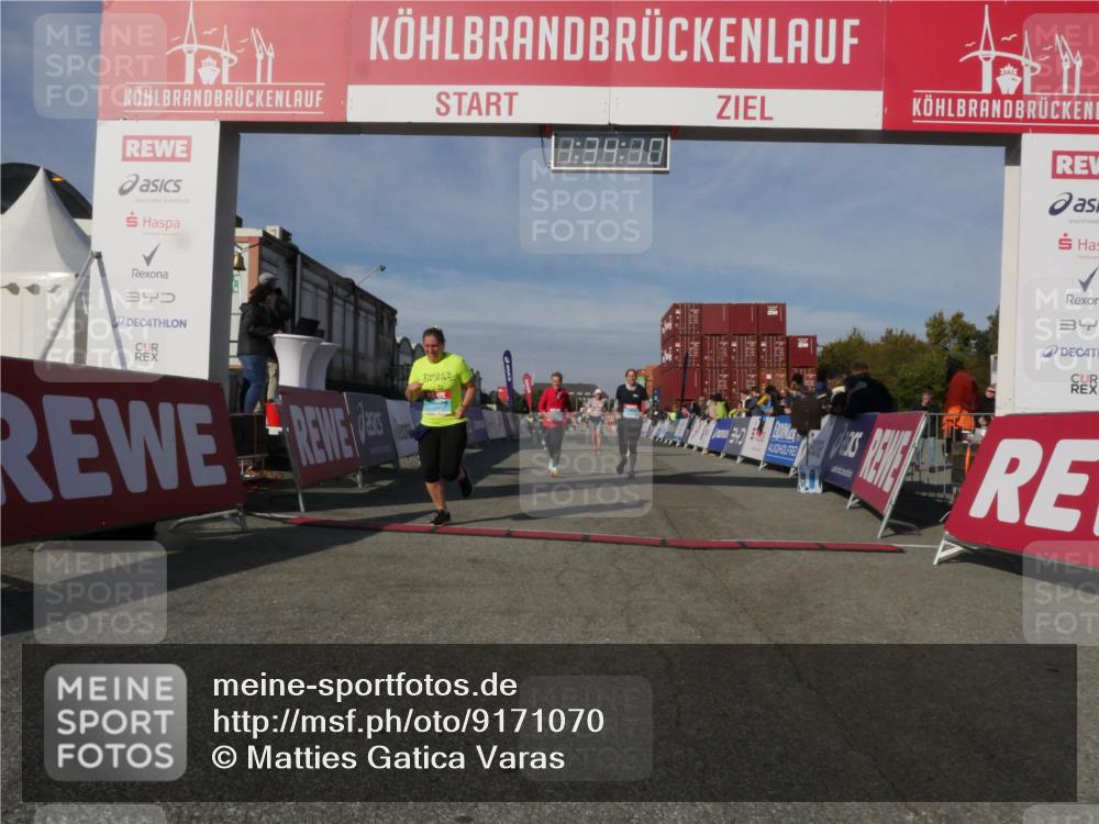 03.10.2025 - Köhlbrandbrückenlauf Matties Gatica Varas http://msf.ph/oto/9171070 03.10.2025 10:34:12 Ziel 1800, 1991, 2600, 2652, 3142, 3604 meine-sportfotos.de